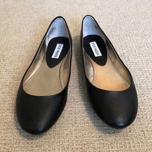 Steve Madden Black Flats